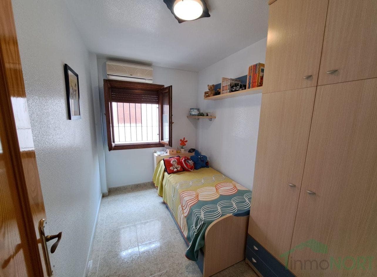 Sienna's bedroom