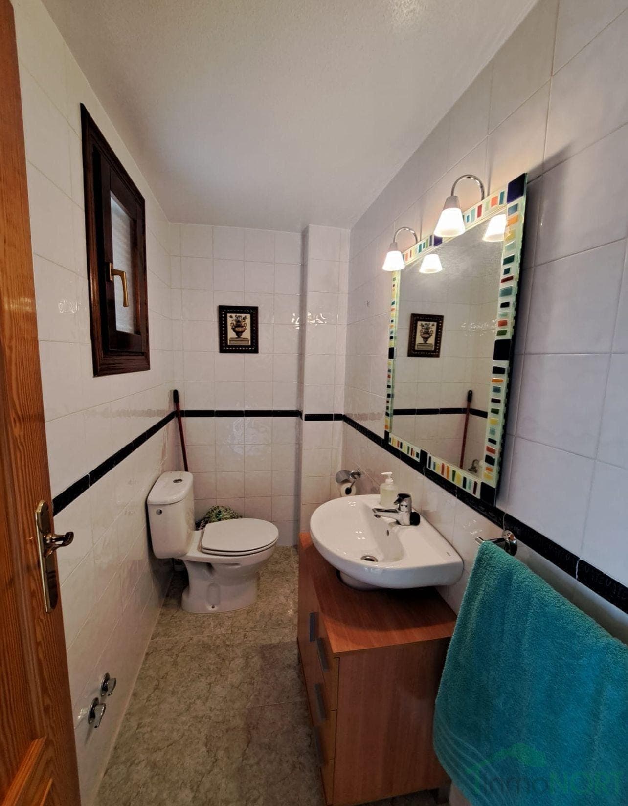 Jamie & Zoe's bathroom