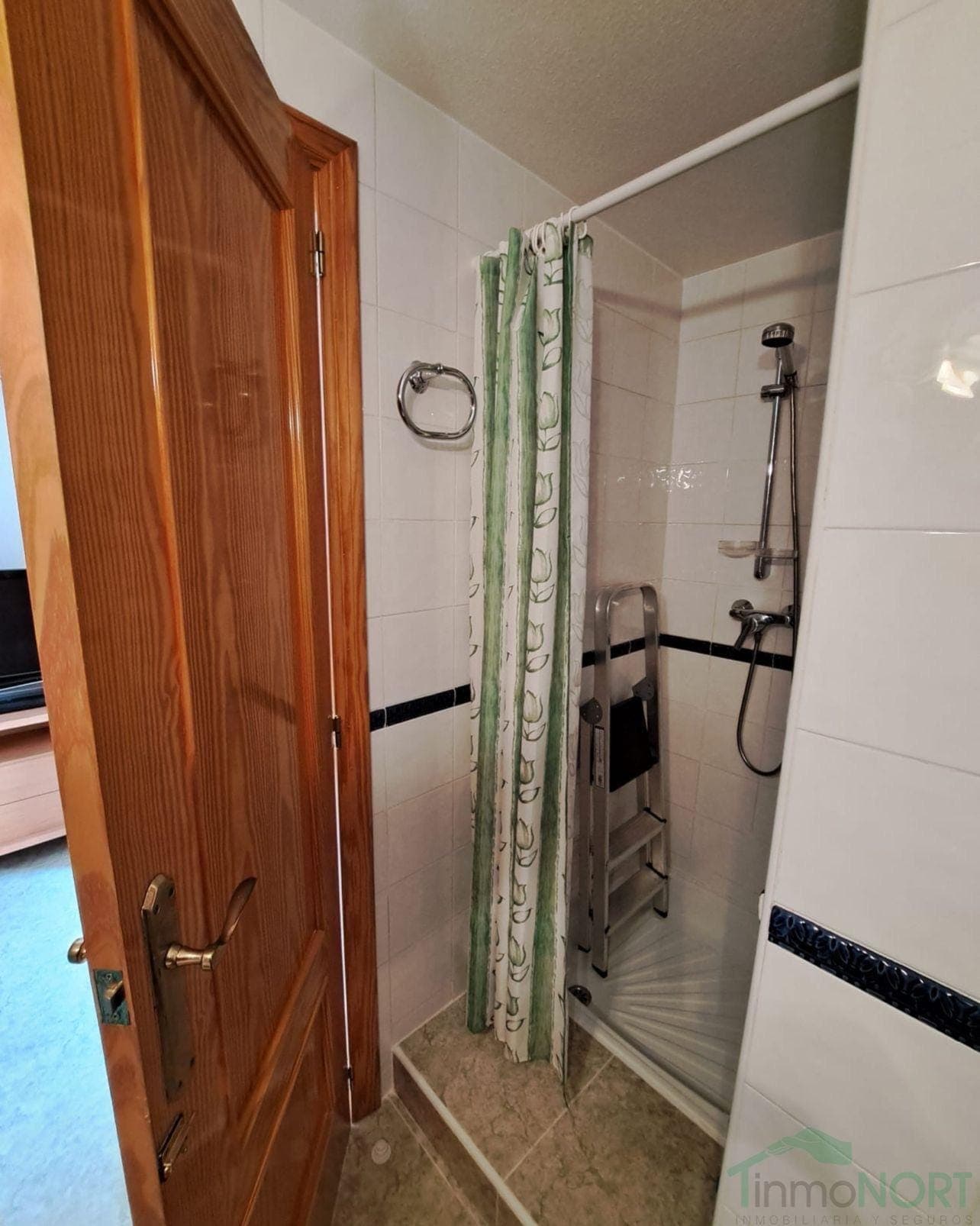 Jamie & Zoe's shower room