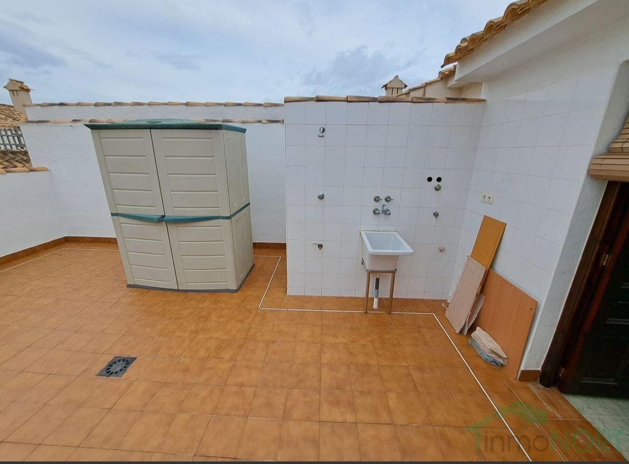 Top terrace — outdoor shower and sink