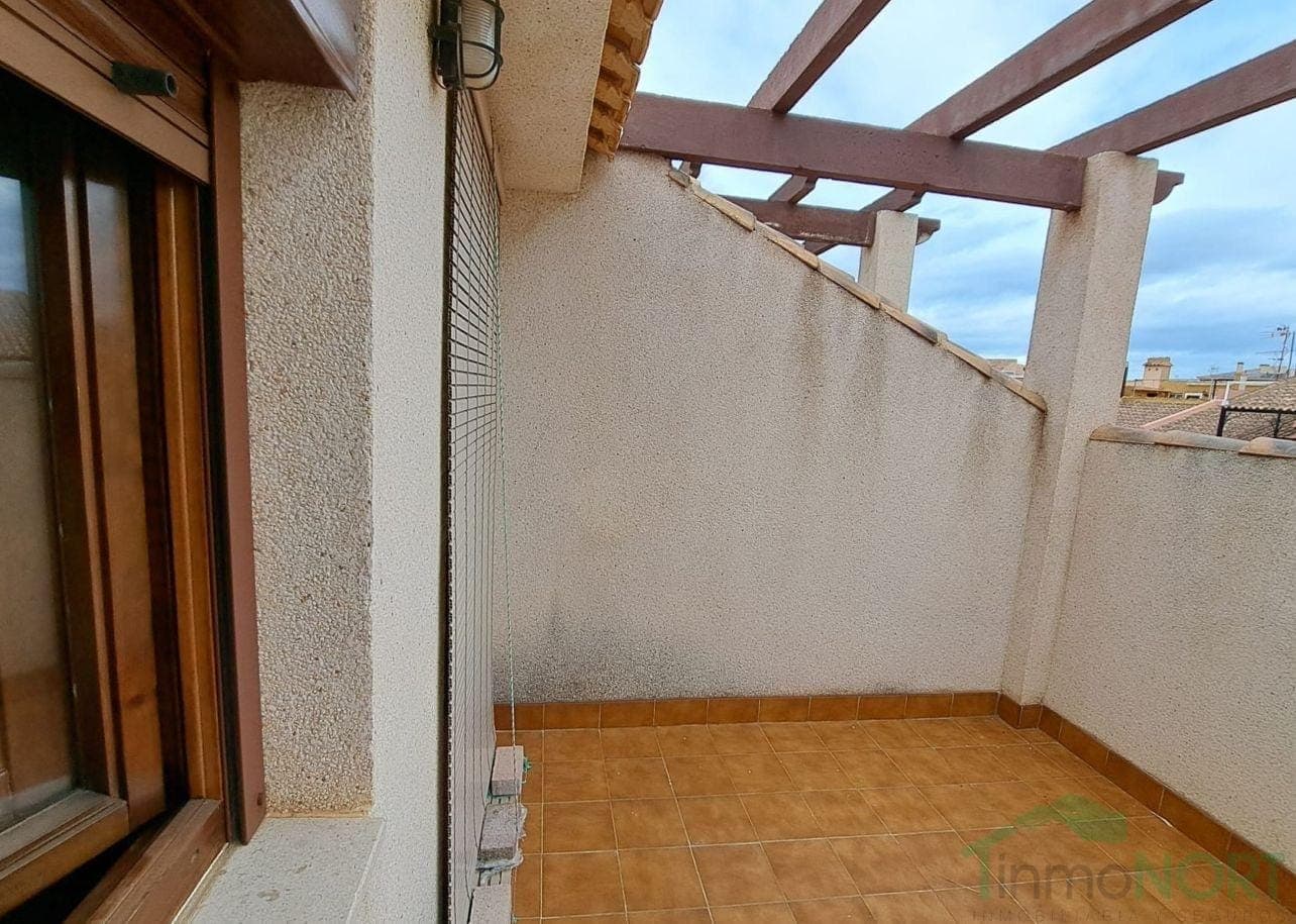 Upper landing terrace